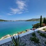 Breathtaking Seafront Elegance Luxury Penthouse شقة
