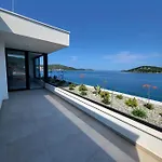 Breathtaking Seafront Elegance Luxury Penthouse *