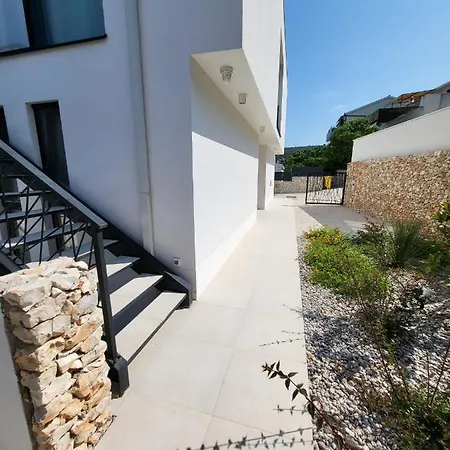 Breathtaking Seafront Elegance Luxury Penthouse Appartement