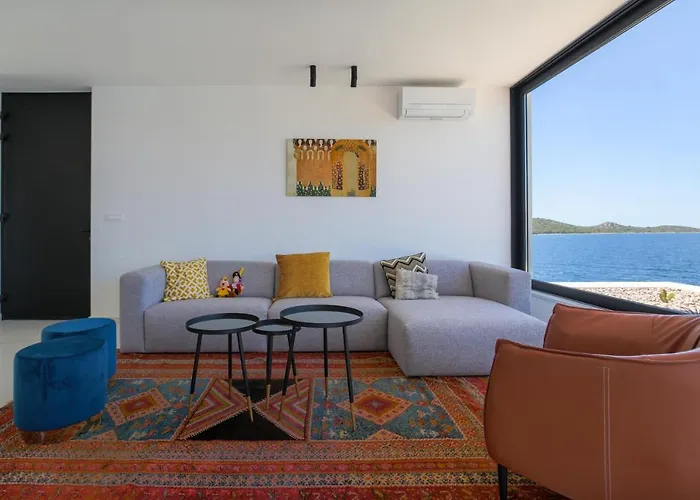 Daire Breathtaking Seafront Elegance Luxury Penthouse Ražanj