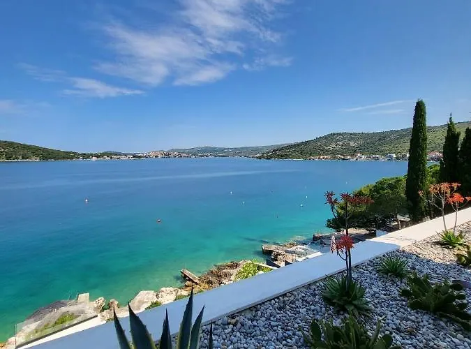 Breathtaking Seafront Elegance Luxury Penthouse Daire